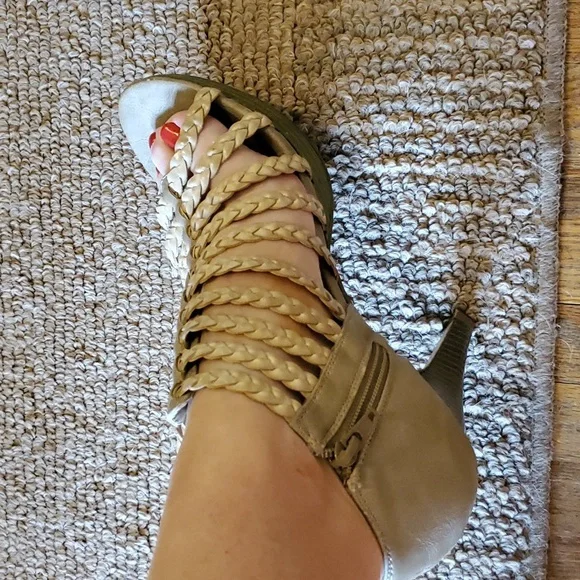 **Clearance** Madden Girl cage sandals - Picture 3 of 12